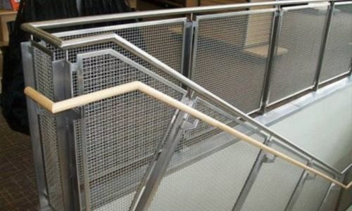 Double crimped wire mesh